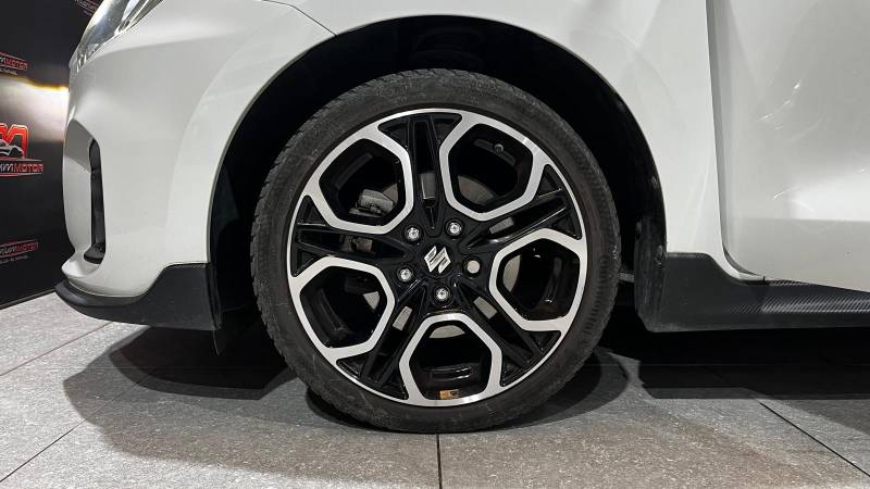 Suzuki SWIFT à vendre chez Millenium Motor 83