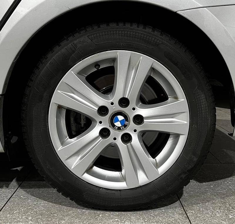 BMW SERIE 1 118d - BVA Steptronic - 143CH - Luxe - GARANTIE 6 MOIS - SECTEUR VAR