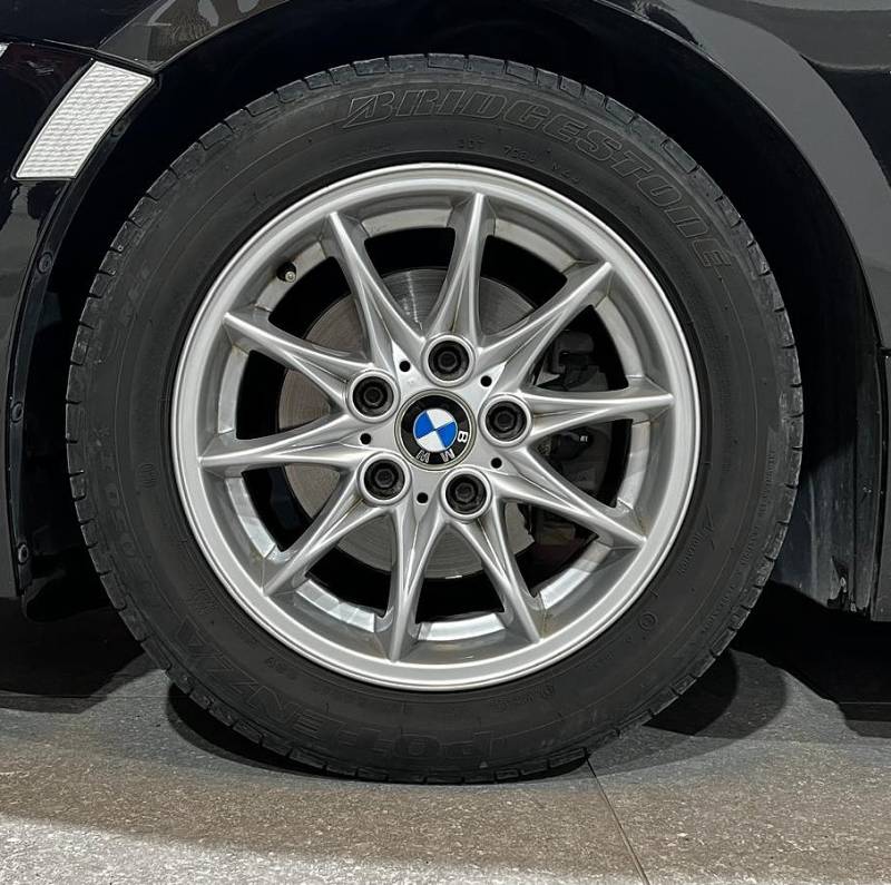 Véhicule d'occasion - BMW Z4 Roadster 2.0i - 150ch - garantie 6 mois - Millenium Motor 83