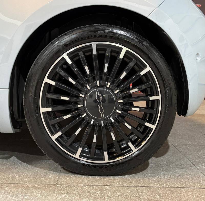 Véhicule d'occasion - FIAT FIAT 500 Electrique 42 kWh - La Prima 3 + 1 - Garantie 6 mois