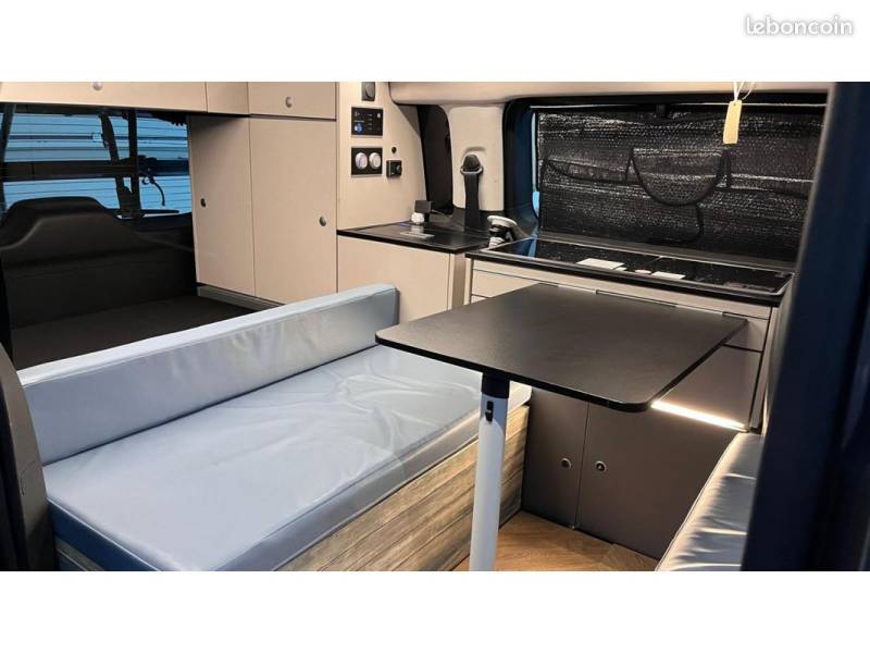 VAN AMÉNAGÉ VAR 83