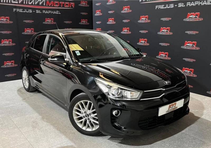 Millenium Motor, agence automobile spécialisée en véhicules d'occasion à Puget-sur-Argens proche Fréjus et Saint-Raphaël : Vente, Achat et Conseils personnalisés