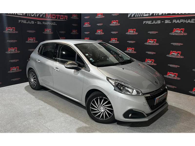 Peugeot 208 à vendre chez Millenium Motor 83